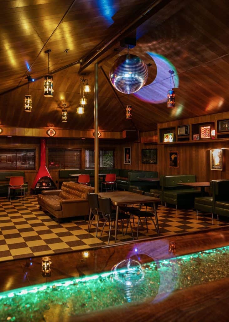 Dive Motel Bar 13 1